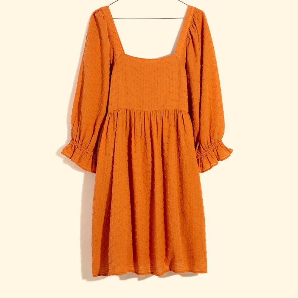 Orange puff sleeve waisted mini, size M, runs big, new without tag & pockets!